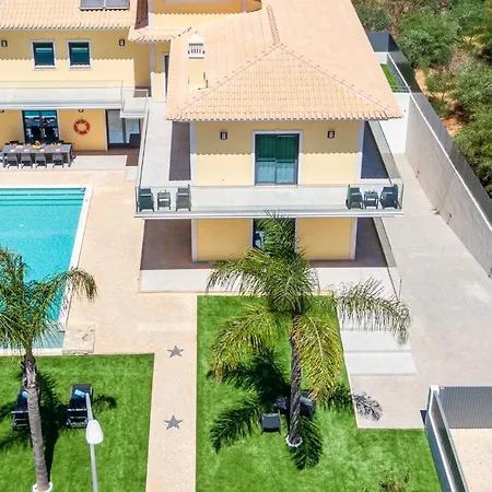 Coral Bay - Moradia Familiar Com Piscina Aquecível E Bbq Em Albufeira