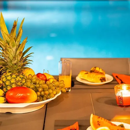 Coral Bay - Moradia Familiar Com Piscina Aquecível E Bbq Em * Albufeira