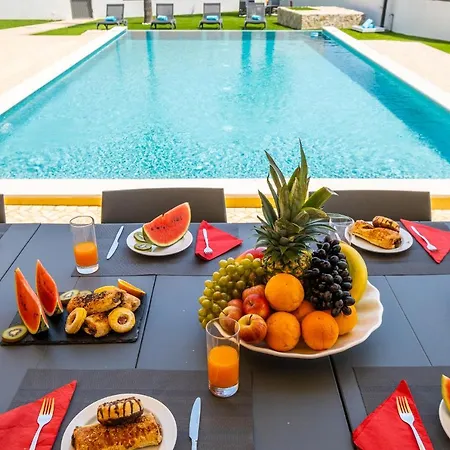 Coral Bay - Moradia Familiar Com Piscina Aquecível E Bbq Em *