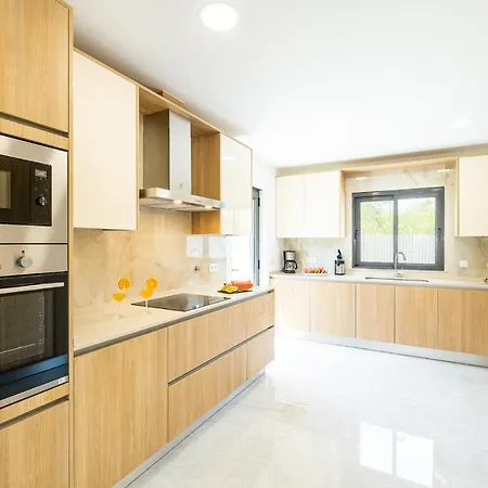 Coral Bay - Moradia Familiar Com Piscina Aquecível E Bbq Em Villa Albufeira