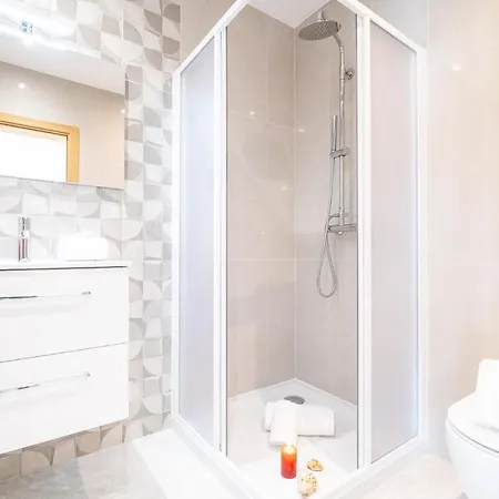 Coral Bay - Moradia Familiar Com Piscina Aquecível E Bbq Em