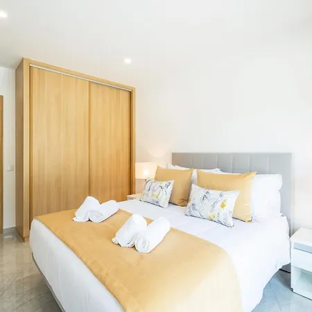 Villa Coral Bay - Moradia Familiar Com Piscina Aquecível E Bbq Em