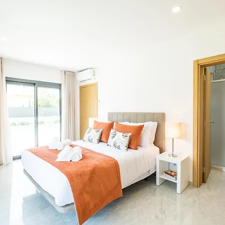 Βίλα Coral Bay - Moradia Familiar Com Piscina Aquecivel E Bbq Em Αλμπουφέιρα