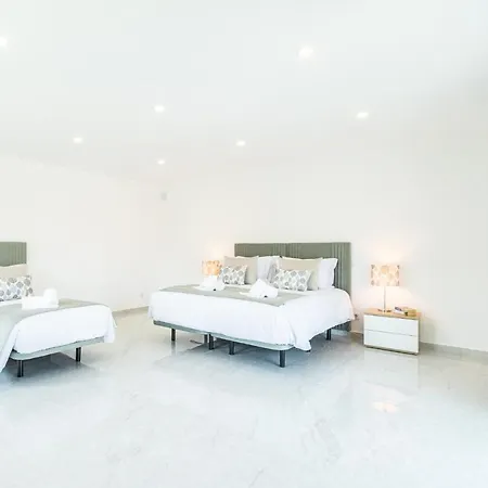 Coral Bay - Moradia Familiar Com Piscina Aquecivel E Bbq Em Βίλα Αλμπουφέιρα